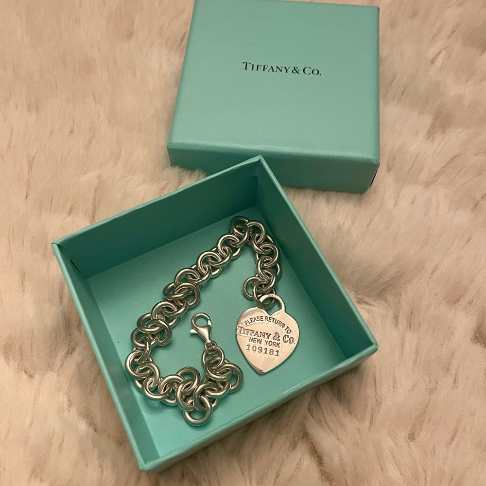 Tiffany & Co. Return to Tiffany Heart Tag Bracelet 7.5 in long Sterling Silver